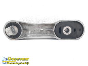 Gebruikte Motorsteun BMW X1 (F48) xDrive 28i 2.0 16V Twin Power Turbo Prijs € 9,99 Margeregeling aangeboden door Autodemontagebedrijf De Ooyevaar