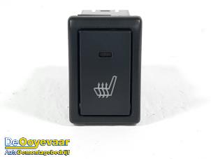 Gebruikte Schakelaar Stoelverwarming Suzuki Ignis (MF) 1.2 Dual Jet 16V Prijs € 9,99 Margeregeling aangeboden door Autodemontagebedrijf De Ooyevaar