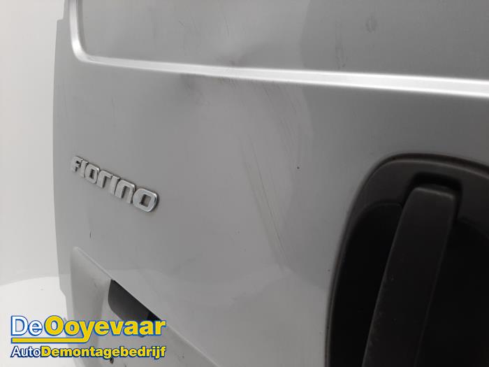 Deur achter Bus-Bestelauto van een Fiat Fiorino (225) 1.3 JTD 16V Multijet 2012