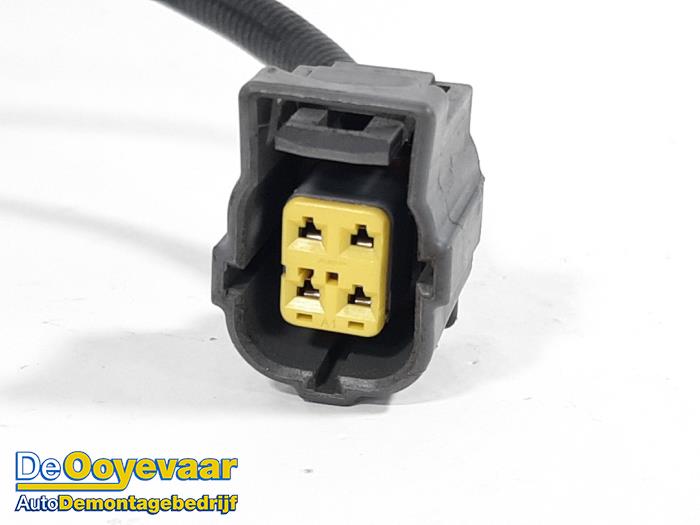 Lambda Sonde van een Mercedes-Benz C (W205) C-350 e 2.0 16V 2016