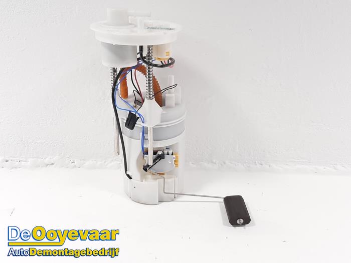 Gebruikte Tank element Pomp BMW X5 (F15) xDrive 35i 3.0 Prijs € 59,99 Margeregeling aangeboden door Autodemontagebedrijf De Ooyevaar