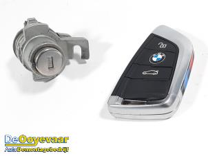 Gebruikte Cilinderslot Portier links BMW X5 (F15) xDrive 35i 3.0 Prijs € 99,99 Margeregeling aangeboden door Autodemontagebedrijf De Ooyevaar