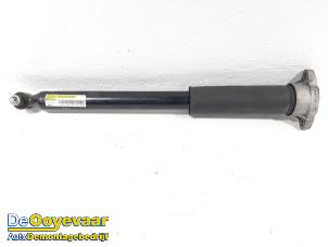 Gebruikte Schokbreker rechts-achter Mercedes C (W205) C-180 1.6 16V Prijs € 19,99 Margeregeling aangeboden door Autodemontagebedrijf De Ooyevaar