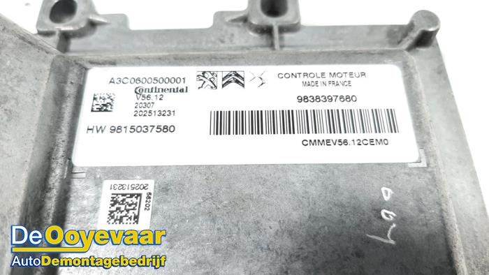 Computer Motormanagement van een Peugeot 208 II (UB/UH/UP) 1.2 Vti 12V PureTech 75 2021