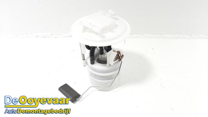 Gebruikte Tank element Pomp Peugeot 208 II (UB/UH/UP) 1.2 Vti 12V PureTech 75 Prijs € 79,99 Margeregeling aangeboden door Autodemontagebedrijf De Ooyevaar