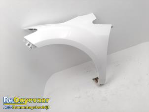 Gebruikte Spatbord links-voor Mazda CX-7 2.3 MZR DISI Turbo 16V Prijs € 69,99 Margeregeling aangeboden door Autodemontagebedrijf De Ooyevaar