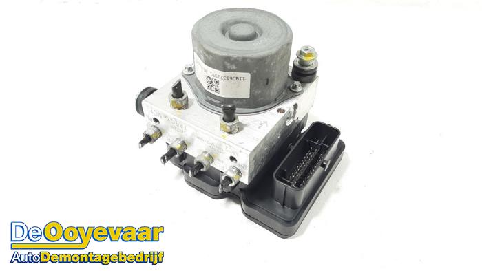Gebruikte ABS Pomp Honda Jazz (GK/GP) 1.3 -i-VTEC 16V Prijs € 69,99 Margeregeling aangeboden door Autodemontagebedrijf De Ooyevaar