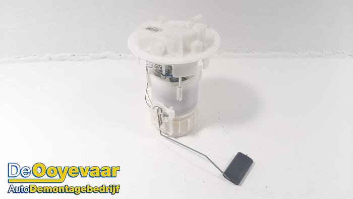 Gebruikte Tank element Pomp Opel Crossland (X) 1.2 12V Prijs € 19,99 Margeregeling aangeboden door Autodemontagebedrijf De Ooyevaar