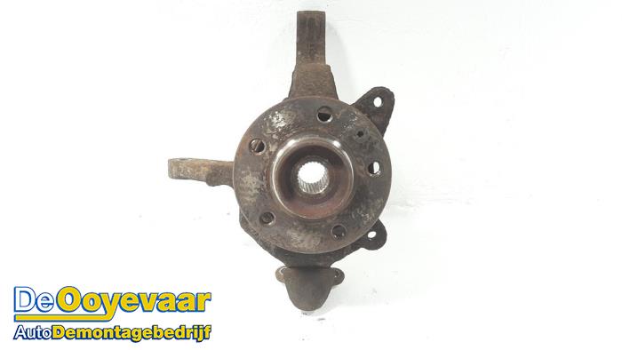 Fusee rechts-voor van een Opel Vivaro 2.0 CDTI 2012