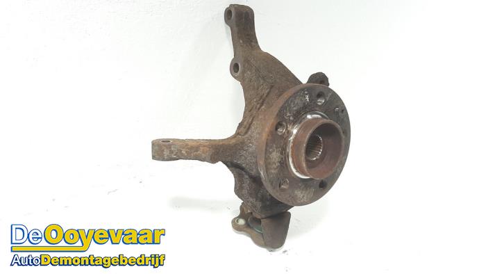 Fusee rechts-voor van een Opel Vivaro 2.0 CDTI 2012