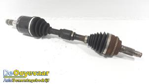 Gebruikte Aandrijfas links-voor Mazda CX-7 2.3 MZR DISI Turbo 16V Prijs € 29,99 Margeregeling aangeboden door Autodemontagebedrijf De Ooyevaar