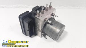 Gebruikte ABS Pomp Renault Captur II (RJB) 1.3 TCE 130 16V Prijs € 149,99 Margeregeling aangeboden door Autodemontagebedrijf De Ooyevaar