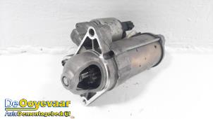Gebruikte Startmotor Peugeot 2008 (UD/UK/UR/US/UX) 1.2 VTi 12V PureTech 130 Prijs € 19,99 Margeregeling aangeboden door Autodemontagebedrijf De Ooyevaar