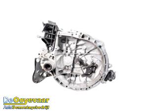 Gebruikte Versnellingsbak Opel Crossland (X) 1.2 12V Prijs € 699,99 Margeregeling aangeboden door Autodemontagebedrijf De Ooyevaar