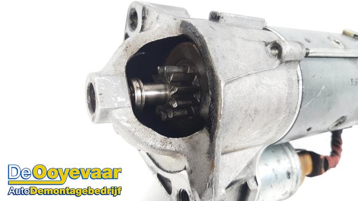 Startmotor van een Renault Trafic New (FL) 1.9 dCi 82 16V 2006