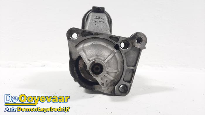 Startmotor van een Renault Trafic New (FL) 1.9 dCi 82 16V 2006