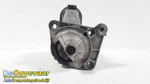 Startmotor van een Renault Trafic New (FL) 1.9 dCi 82 16V 2006