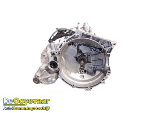 Gebruikte Versnellingsbak Opel Insignia Sports Tourer Prijs € 549,99 Margeregeling aangeboden door Autodemontagebedrijf De Ooyevaar