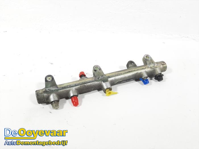Gebruikte Injector brug Iveco New Daily III 35S9V Prijs € 39,99 Margeregeling aangeboden door Autodemontagebedrijf De Ooyevaar