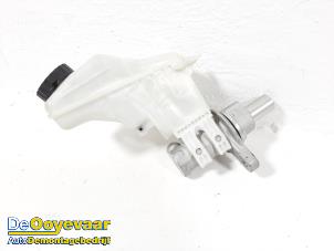 Gebruikte Hoofdremcilinder Opel Corsa E 1.3 CDTi 16V ecoFLEX Prijs € 19,99 Margeregeling aangeboden door Autodemontagebedrijf De Ooyevaar