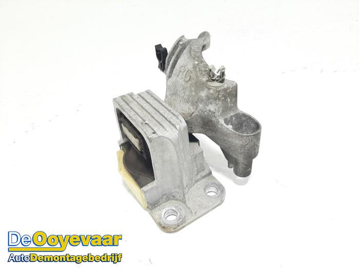 Gebruikte Motorrubber Renault Megane III CC (EZ) 2.0 16V CVT Prijs € 9,99 Margeregeling aangeboden door Autodemontagebedrijf De Ooyevaar