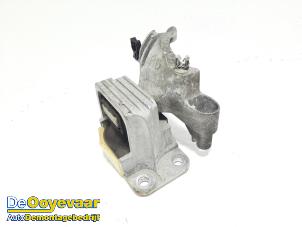 Gebruikte Motorsteun Renault Megane III CC (EZ) 2.0 16V CVT Prijs € 9,99 Margeregeling aangeboden door Autodemontagebedrijf De Ooyevaar