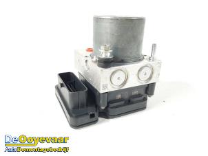 Gebruikte ABS Pomp Citroen C3 Aircross I (2C/2R) 1.2 e-THP PureTech 110 Prijs € 149,99 Margeregeling aangeboden door Autodemontagebedrijf De Ooyevaar