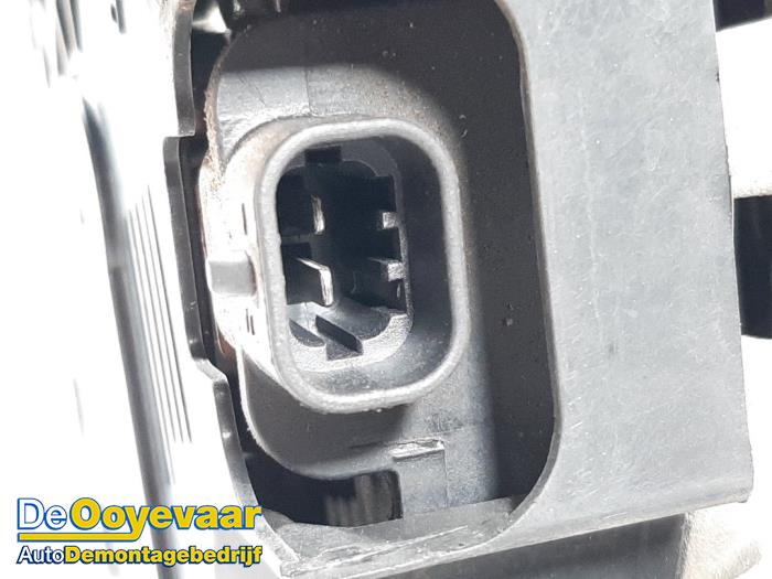 Dynamo van een Opel Mokka/Mokka X X 1.4 Turbo 16V 4x2 2017