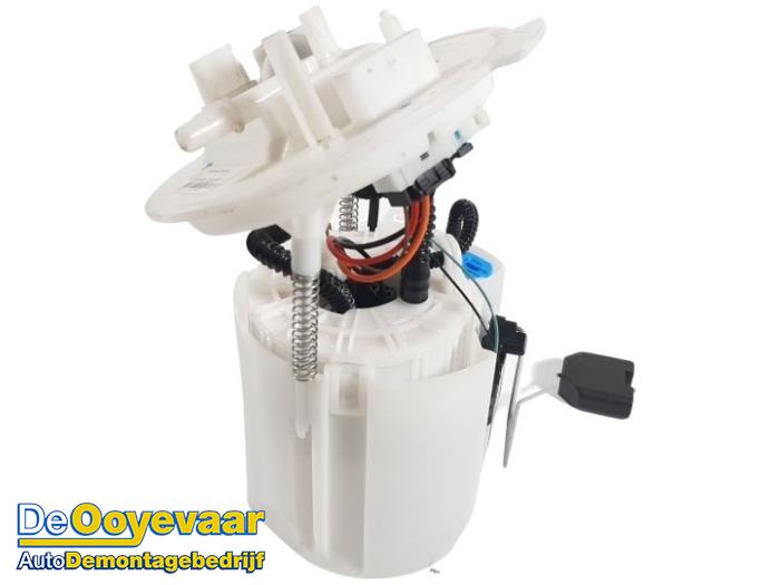Gebruikte Brandstofpomp Elektrisch Mercedes C (W205) C-300 2.0 Turbo 16V 4-Matic Prijs € 49,99 Margeregeling aangeboden door Autodemontagebedrijf De Ooyevaar
