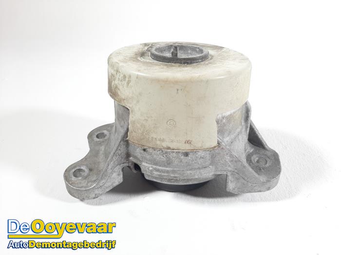 Gebruikte Motorrubber Mercedes C (W205) C-300 2.0 Turbo 16V 4-Matic Prijs € 29,99 Margeregeling aangeboden door Autodemontagebedrijf De Ooyevaar