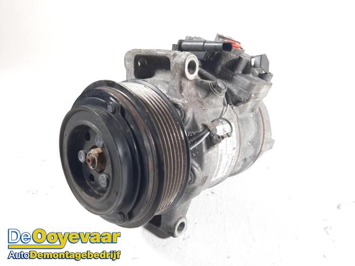 Gebruikte Pomp Airco Mercedes C (W205) C-300 2.0 Turbo 16V 4-Matic Prijs € 85,00 Margeregeling aangeboden door Autodemontagebedrijf De Ooyevaar