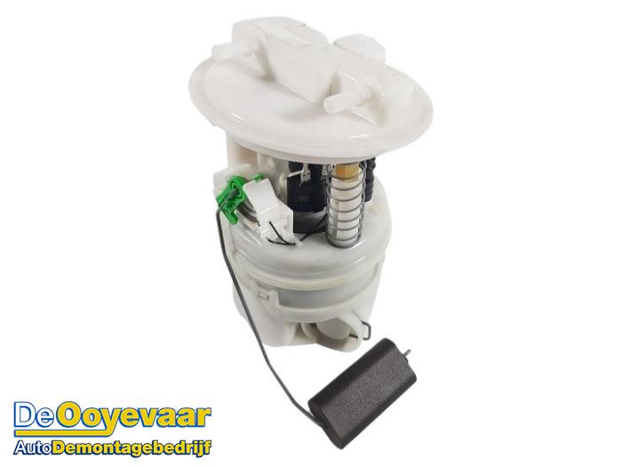 Gebruikte Tank element Pomp Dacia Sandero II 0.9 TCE 12V Prijs € 29,99 Margeregeling aangeboden door Autodemontagebedrijf De Ooyevaar