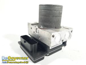 Gebruikte ABS Pomp Porsche Panamera (970) 3.6 V6 24V Prijs € 499,99 Margeregeling aangeboden door Autodemontagebedrijf De Ooyevaar