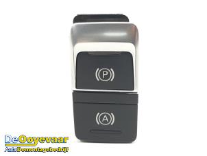 Gebruikte Handrem schakelaar Audi A6 (C7) 3.0 TDI V6 24V Prijs € 9,99 Margeregeling aangeboden door Autodemontagebedrijf De Ooyevaar