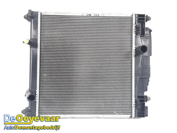 Gebruikte Radiateur Toyota iQ 1.0 12V VVT-i Prijs € 29,99 Margeregeling aangeboden door Autodemontagebedrijf De Ooyevaar