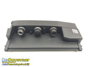 Gebruikte Camera voorzijde BMW iX3 80 kWh Prijs € 399,99 Margeregeling aangeboden door Autodemontagebedrijf De Ooyevaar