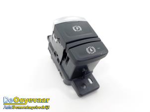 Gebruikte Schakelaar handrem Mitsubishi ASX 1.3 DI-T 16V Prijs € 9,99 Margeregeling aangeboden door Autodemontagebedrijf De Ooyevaar