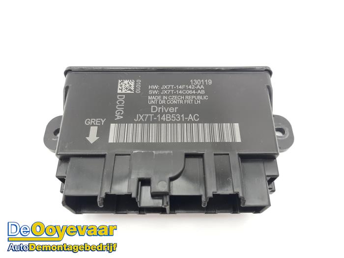 Centrale Deurvergrendelings Module van een Ford Focus 4 Wagon 1.5 EcoBlue 120 2019