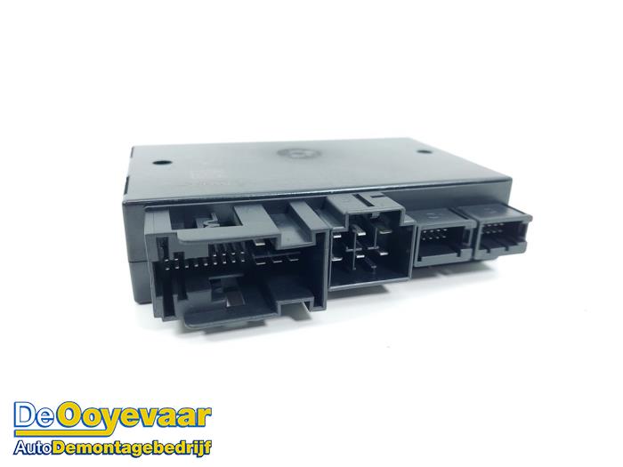 Trekhaak Module van een BMW M5 (F90) 4.4 xDrive V8 32V TwinPower Turbo 2017