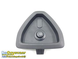 Gebruikte Schakelaar BMW M5 (F90) 4.4 xDrive V8 32V TwinPower Turbo Prijs € 9,99 Margeregeling aangeboden door Autodemontagebedrijf De Ooyevaar