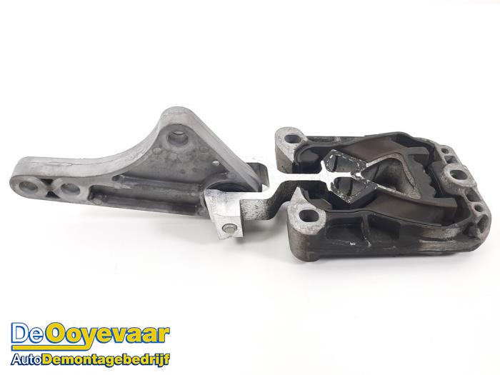 Gebruikte Versnellingsbak Rubber Ford Focus 4 Wagon 1.5 EcoBlue 120 Prijs € 19,99 Margeregeling aangeboden door Autodemontagebedrijf De Ooyevaar