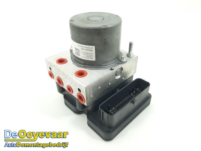 Gebruikte ABS Pomp Peugeot 5008 II (M4/MC/MJ/MR) 1.2 12V e-THP PureTech 130 Prijs € 49,99 Margeregeling aangeboden door Autodemontagebedrijf De Ooyevaar