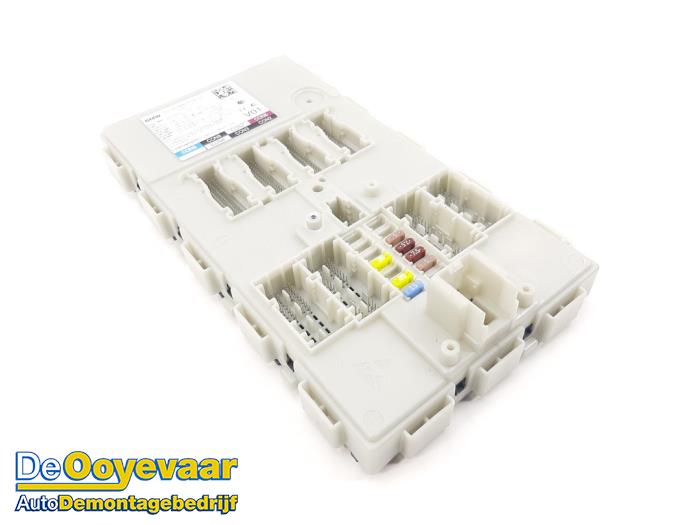 Gebruikte Bodycontrol Module BMW M5 (F90) 4.4 xDrive V8 32V TwinPower Turbo Prijs € 229,99 Margeregeling aangeboden door Autodemontagebedrijf De Ooyevaar