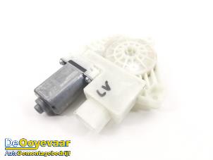 Gebruikte Motor electrisch raam BMW M5 (F90) 4.4 xDrive V8 32V TwinPower Turbo Prijs € 15,00 Margeregeling aangeboden door Autodemontagebedrijf De Ooyevaar