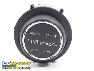 Gebruikte Selectiehendel 4X4 Peugeot 3008 I (0U/HU) 2.0 HYbrid4 16V Prijs € 9,99 Margeregeling aangeboden door Autodemontagebedrijf De Ooyevaar