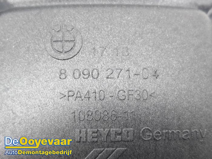 Expansievat van een BMW M5 (F90) 4.4 xDrive V8 32V TwinPower Turbo 2017