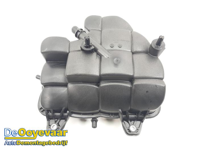 Expansievat van een BMW M5 (F90) 4.4 xDrive V8 32V TwinPower Turbo 2017