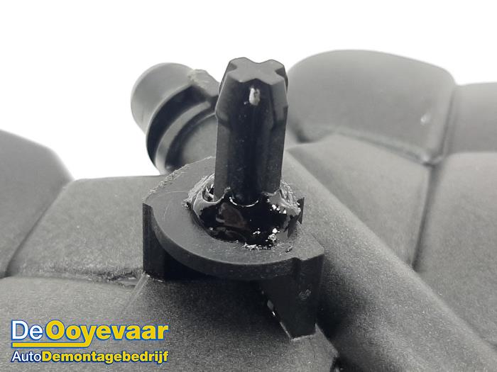 Expansievat van een BMW M5 (F90) 4.4 xDrive V8 32V TwinPower Turbo 2017