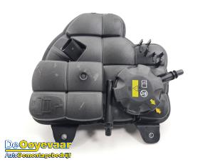 Gebruikte Expansievat BMW M5 (F90) 4.4 xDrive V8 32V TwinPower Turbo Prijs € 59,99 Margeregeling aangeboden door Autodemontagebedrijf De Ooyevaar