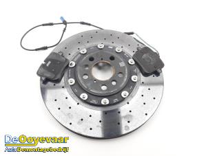 Gebruikte Remschijf + blok achter BMW M5 (F90) 4.4 xDrive V8 32V TwinPower Turbo Prijs € 999,99 Margeregeling aangeboden door Autodemontagebedrijf De Ooyevaar